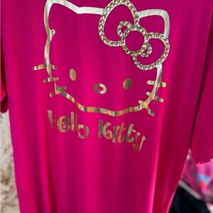 Available in sizes small and large. In colors pink, brown and black. Oversized